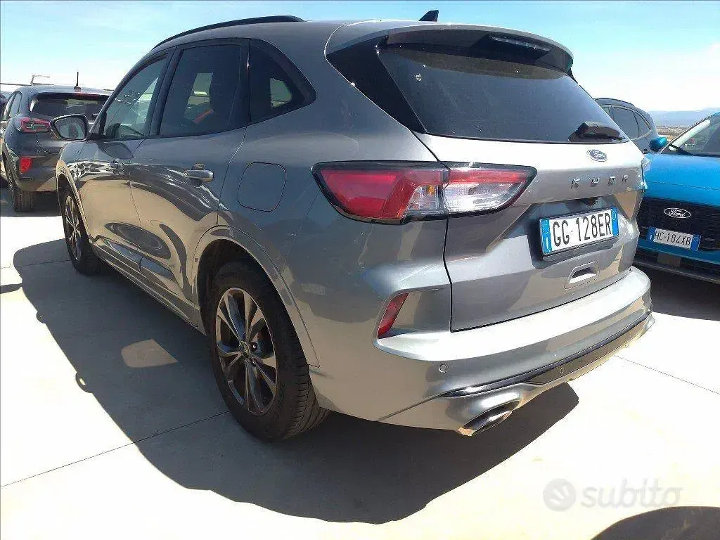 Usata Ford Kuga ST-Line 120 CV (88 kW) 2022 Grigio SUV