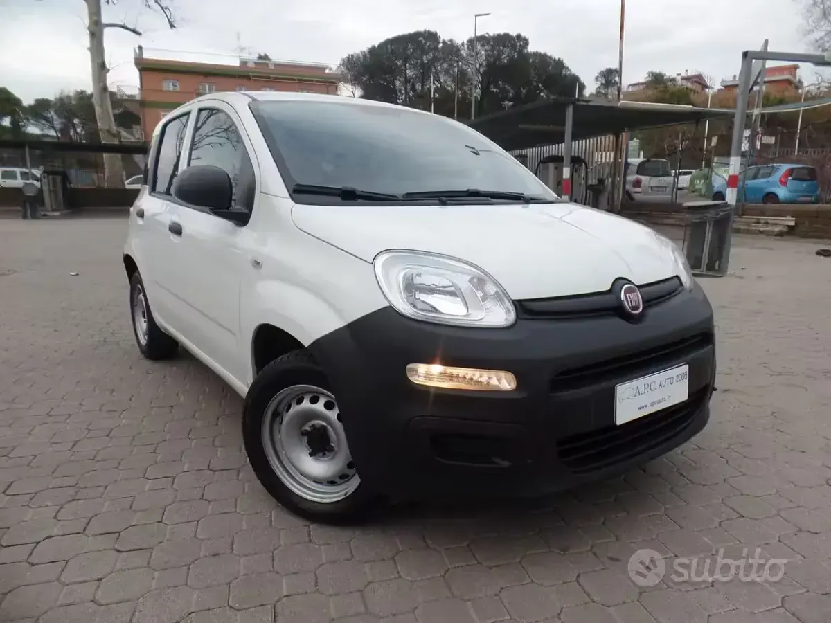 Usata Fiat Panda Pop 69 CV (50 kW) 2018 Bianco Utilitaria