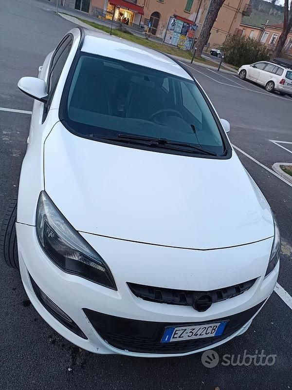 Usata Opel Astra 110 CV (80 kW) 2015 Bianco Station wagon