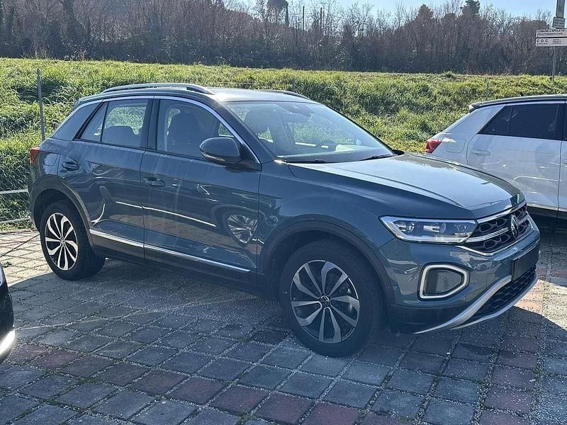 Usata VW T-Roc Style 116 CV (85 kW) 2023 Petrolio SUV