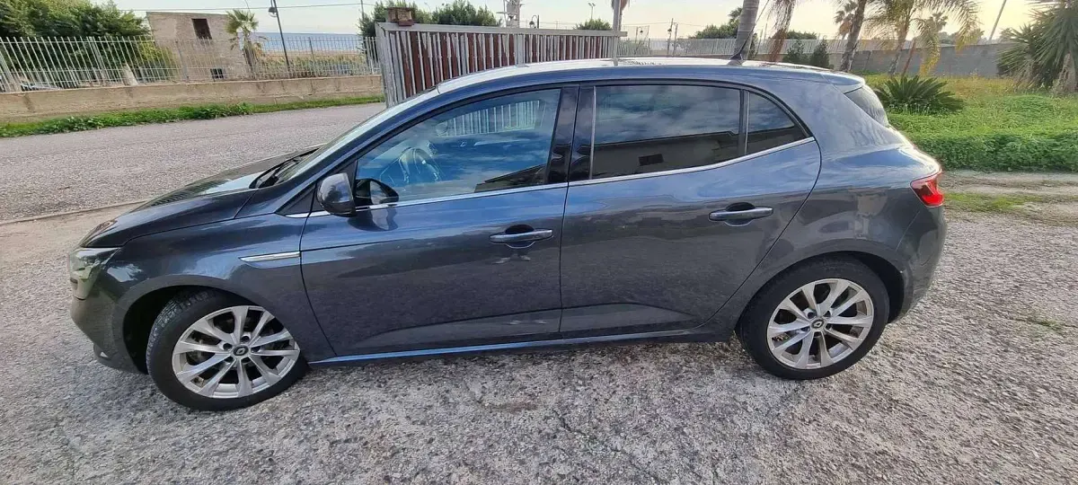 Usata Renault Mégane IV Intens 110 CV (80 kW) 2016 Berlina