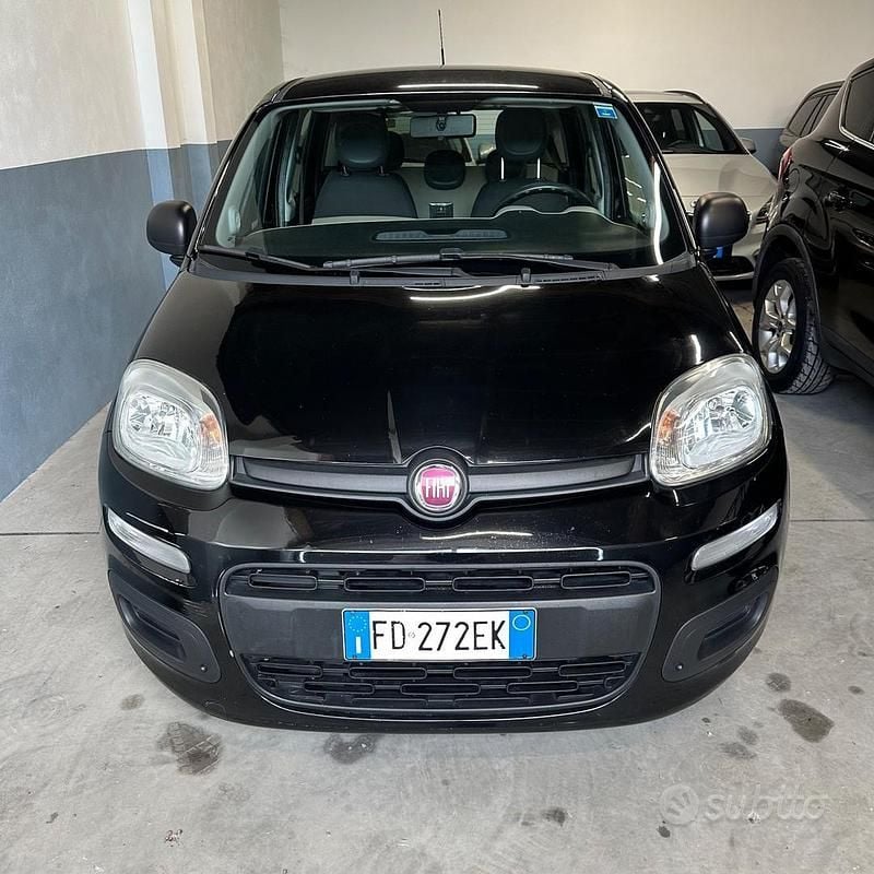 Usata Fiat Panda Lounge 69 CV (50 kW) 2016 Nero Utilitaria