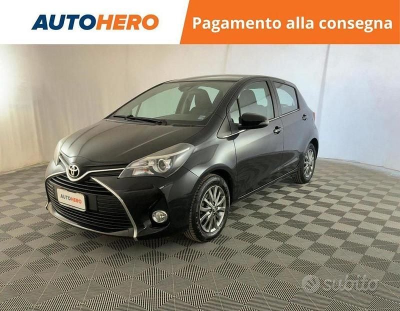 Nero Usata 2017 Toyota Yaris Active Tre volumi | 10.999 € (Buon prezzo) - Immagine 1/2