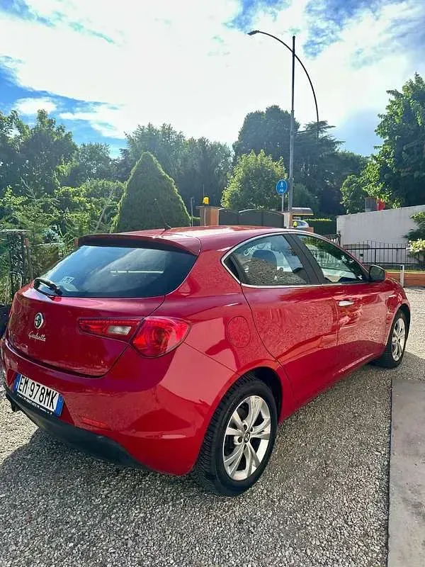 Usata Alfa Romeo Giulietta Exclusive 105 CV (77 kW) 2012 Rosso Utilitaria