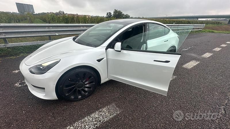 Usata Tesla Model 3 Performance 461 kW (627 CV) 2021 Bianco Berlina