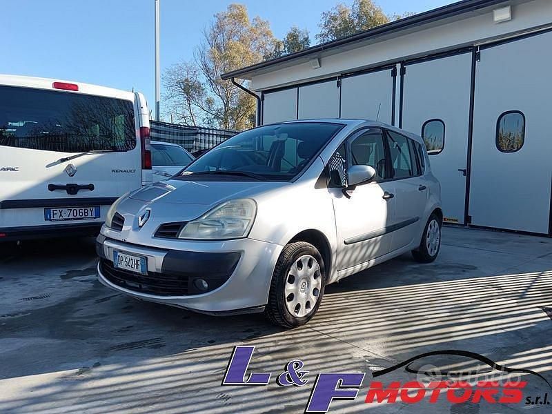 Grigio Usata 2008 Renault Modus Monovolume | 1200 € (Buon prezzo) - Immagine 1/4