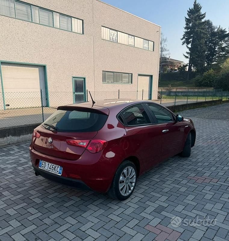 Usata Alfa Romeo Giulietta 170 CV (125 kW) 2010 Rosso Utilitaria