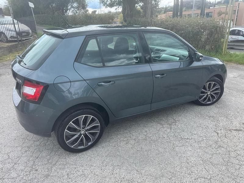 Usata Skoda Fabia Active 75 CV (55 kW) 2018 Grigio Berlina