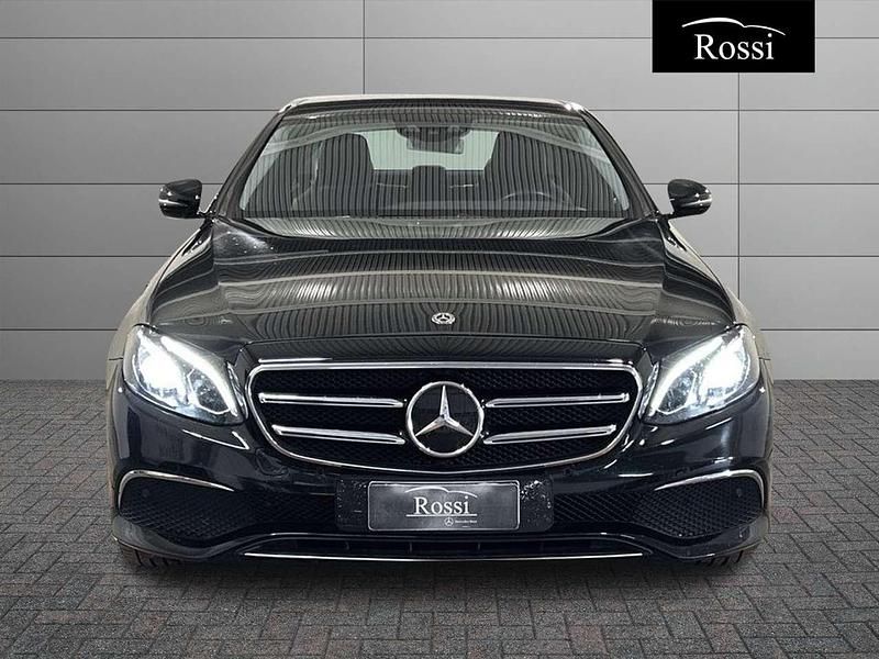 Usata Mercedes E200 Business 184 CV (135 kW) 2019 Nero Berlina
