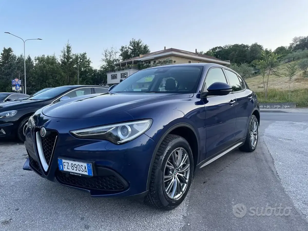 Usata Alfa Romeo Stelvio Business 190 CV (139 kW) 2019 Bluazzurro SUV