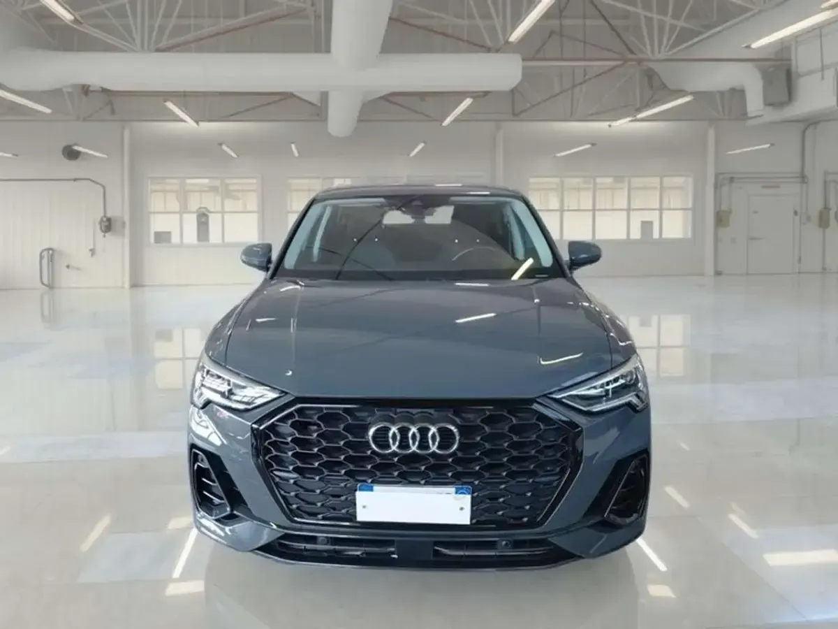 Usata Audi Q3 Sportback Business Plus 150 CV (110 kW) 2022 Grigio SUV
