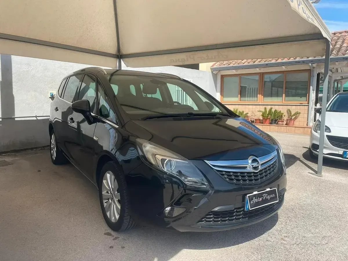 Usata Opel Zafira Tourer Cosmo 150 CV (110 kW) 2015 Nero Monovolume