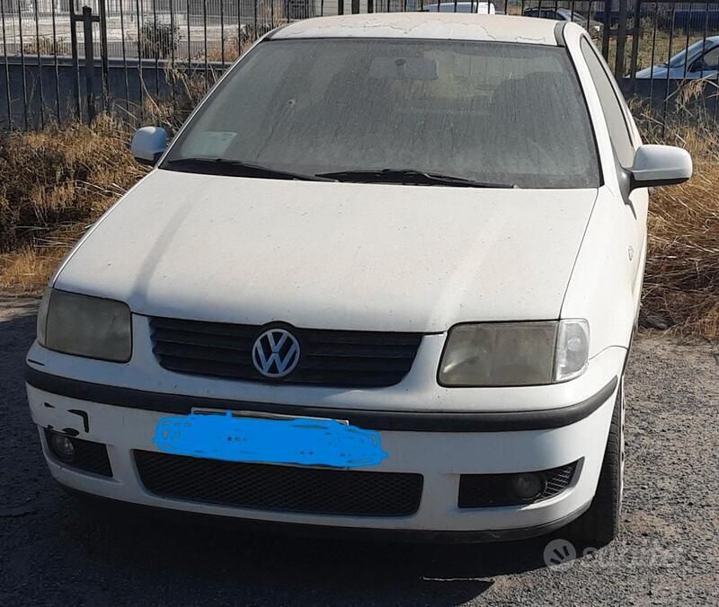 Bianco Usata 2001 VW Polo Tre volumi | 500 € - Immagine 1/4