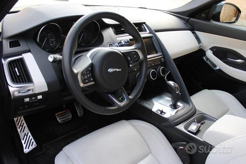 Usata Jaguar E-Pace R-Dynamic 150 CV (110 kW) 2018 Nero SUV