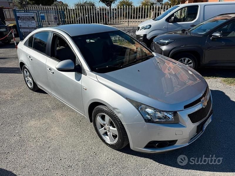 Usata Chevrolet Cruze 124 CV (91 kW) 2011 Argento Berlina