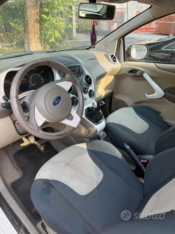 Usata Ford Ka 75 CV (55 kW) 2011 Bianco Utilitaria