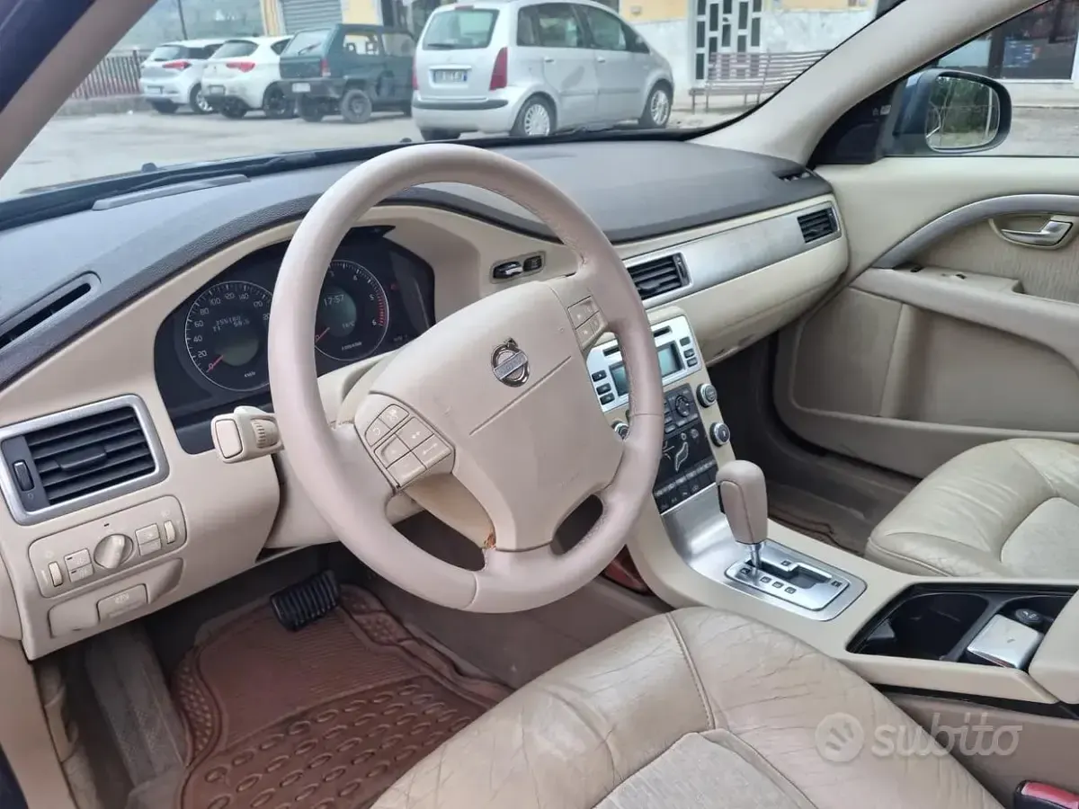 Usata Volvo V70 163 CV (119 kW) 2007 Blu Station wagon