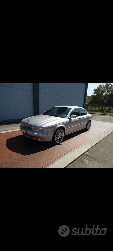 Usata Jaguar X-type Executive 131 CV (96 kW) 2005 Grigio Berlina