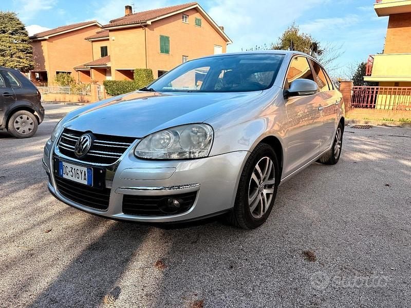 Usata VW Jetta 105 CV (77 kW) 2007 Grigio Berlina