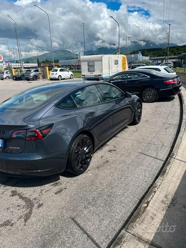 Usata Tesla Model 3 235 kW (320 CV) 2023 Grigio Berlina