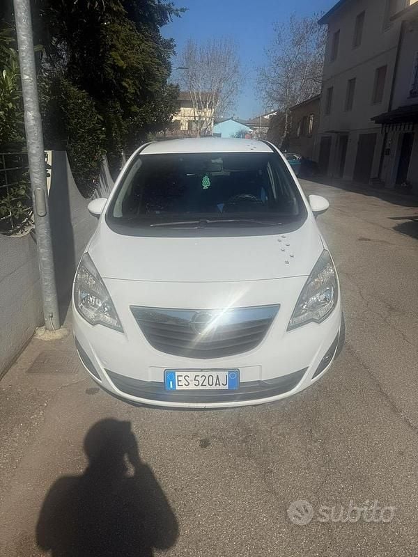 Usata Opel Meriva 120 CV (88 kW) 2013 Bianco Monovolume