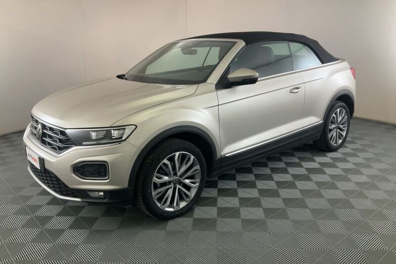 Argento Usata 2020 VW T-Roc Style SUV | 19.999 € (Cara) - Immagine 1/4
