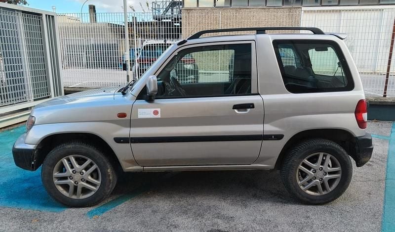 Usata Mitsubishi Pajero Comfort Edition 119 CV (87 kW) 2000 Argento SUV