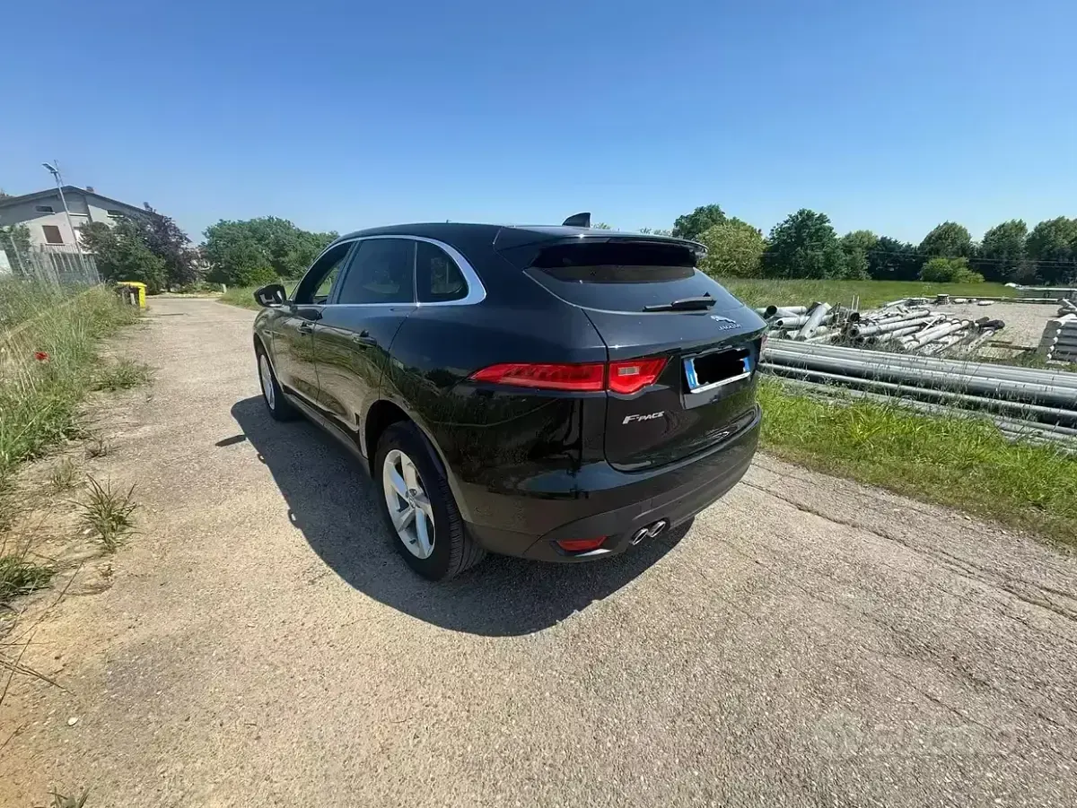 Usata Jaguar F-Pace 180 CV (132 kW) 2019 Nero SUV