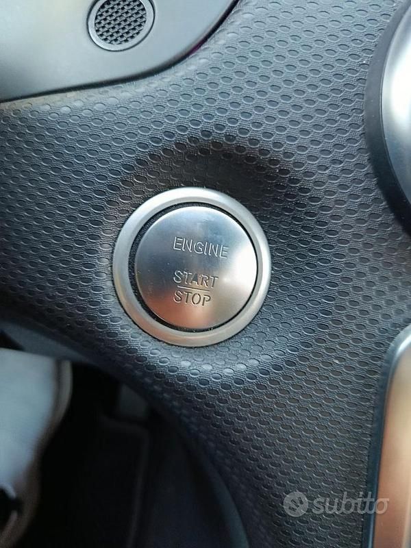 Nero Usata 2018 Mercedes A180 Tre volumi | 13.900 € - Immagine 1/4