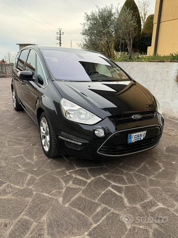Nero Usata 2014 Ford S-MAX Titanium Monovolume | 7900 € - Immagine 1/4