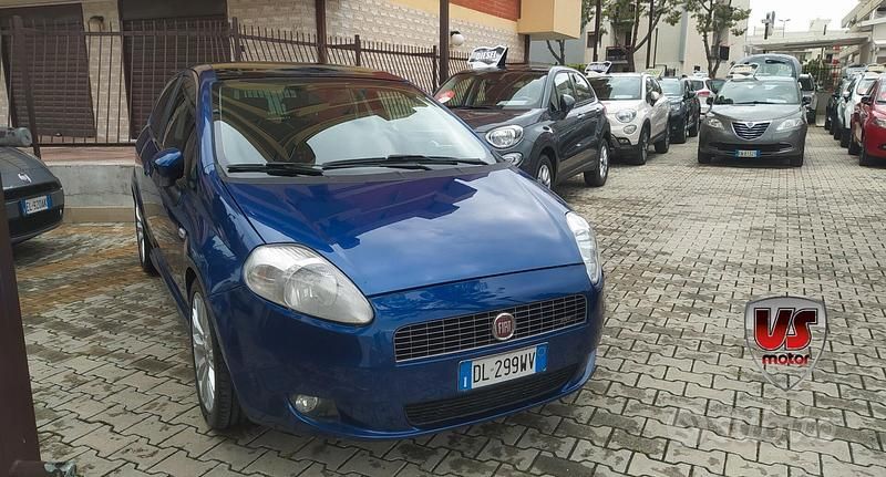 Usata Fiat Punto 119 CV (87 kW) 2007 Blu Berlina