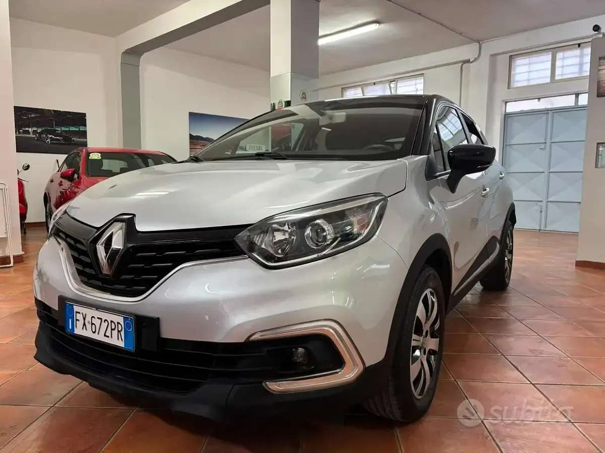 Usata Renault Captur 90 CV (66 kW) 2019 Grigio SUV