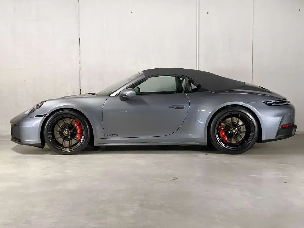 Usata Porsche 992 541 CV (397 kW) 2025 Nero Coupé