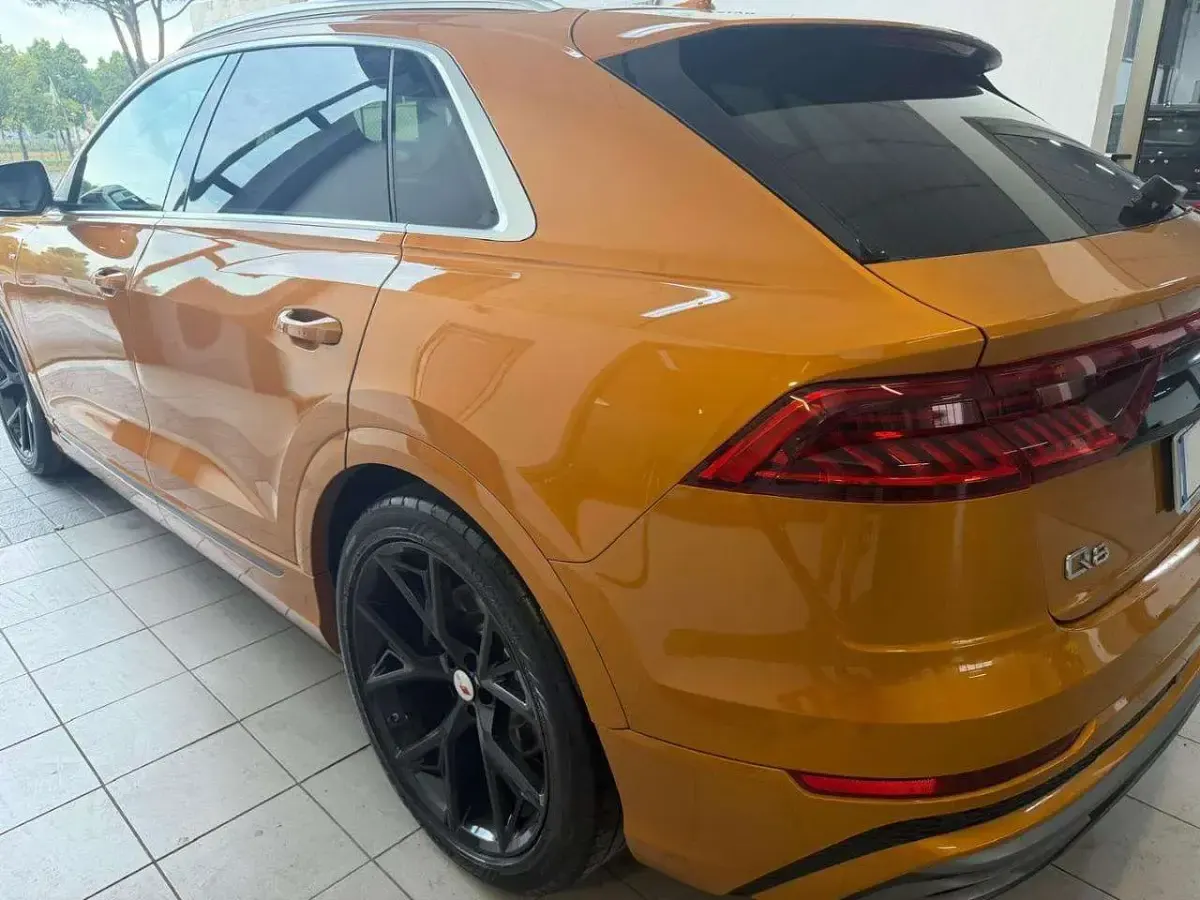 Usata Audi Q8 Sport 286 CV (210 kW) 2018 Arancione SUV