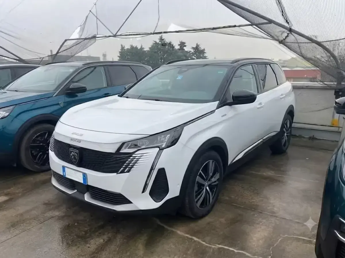 Usata Peugeot 5008 GTi 145 CV (106 kW) 2025 Bianco SUV