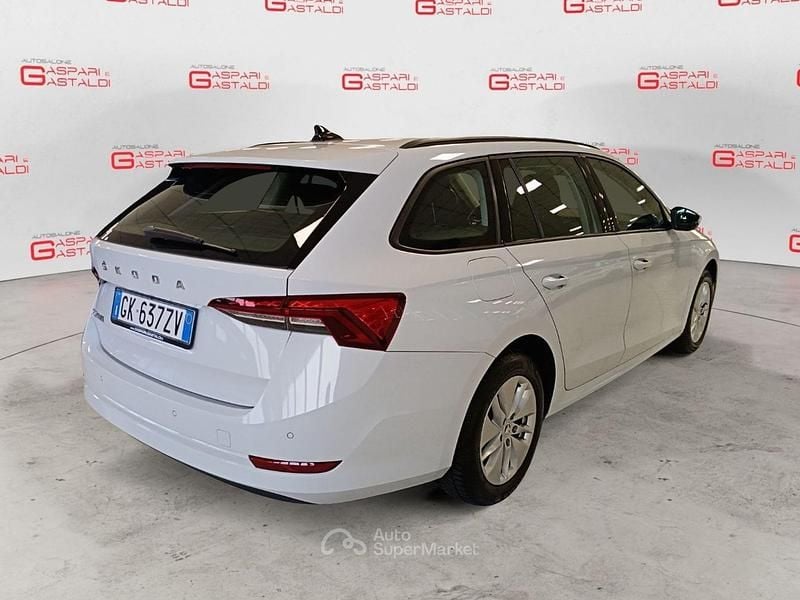 Usata Skoda Octavia Executive 150 CV (110 kW) 2022 Bianco Station wagon