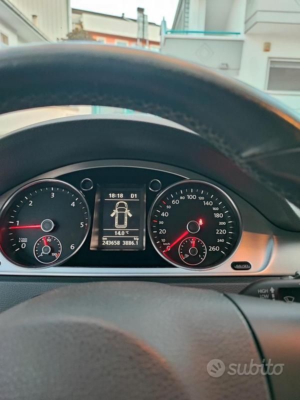 Usata VW Passat Highline 140 CV (102 kW) 2012 Grigio Station wagon