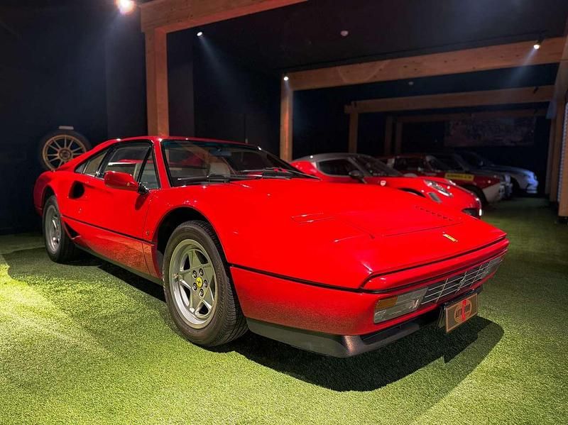 Usata Ferrari 208 254 CV (186 kW) 1987 Rosso Coupé