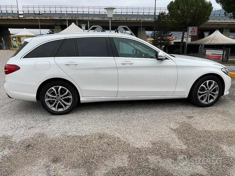 Usata Mercedes C220 170 CV (125 kW) 2017 Bianco Station wagon