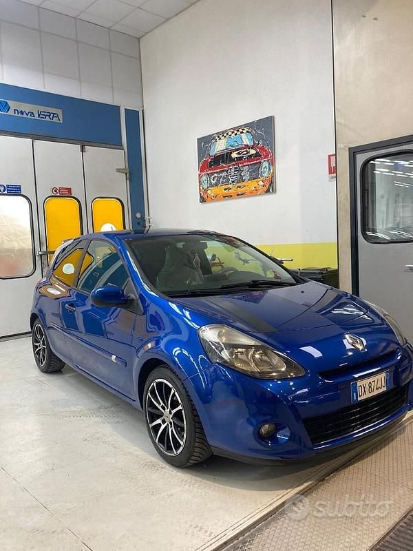 Usata Renault Clio II 75 CV (55 kW) 2009 Blu Utilitaria