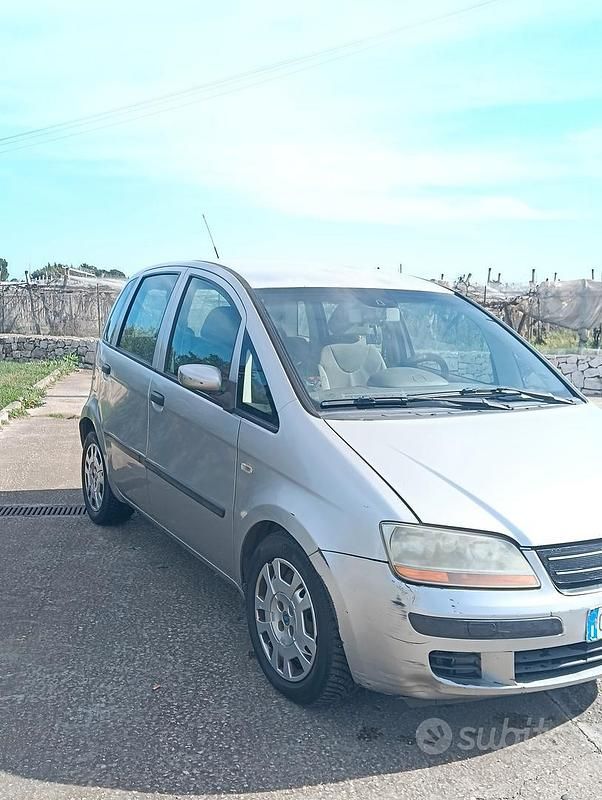 Usata Fiat Idea 70 CV (51 kW) 2004 Grigio Monovolume