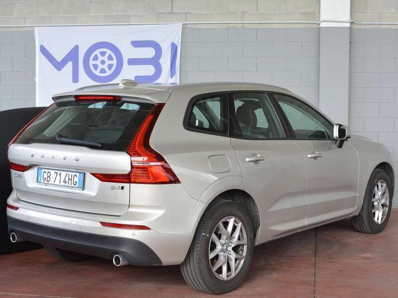 Usata Volvo XC60 Business Edition 197 CV (144 kW) 2020 Oro SUV