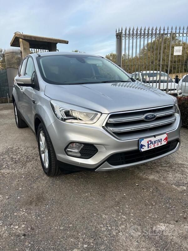 Usata Ford Kuga Business Edition 120 CV (88 kW) 2019 Grigio SUV