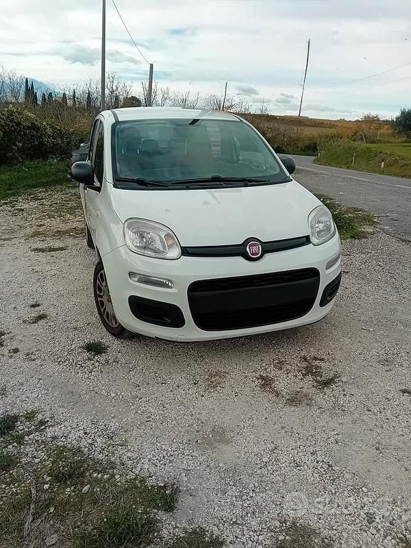 Bianco Usata 2016 Fiat Panda Tre volumi | 2900 € (Super prezzo) - Immagine 1/4
