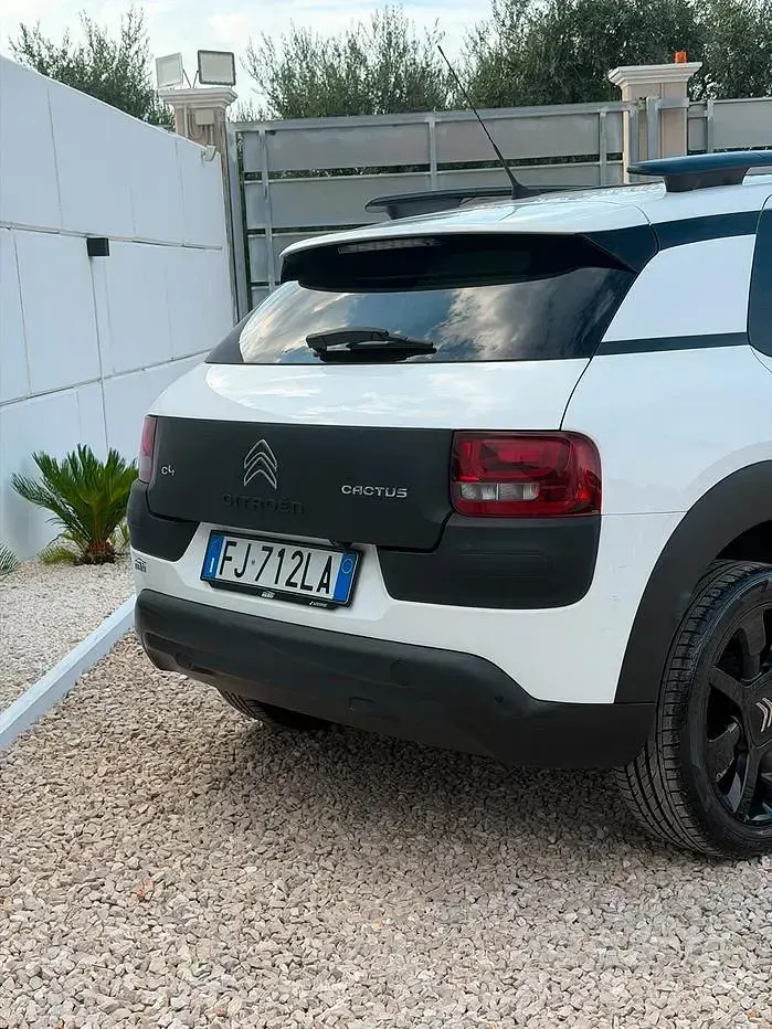 Usata Citroën C4 Cactus 99 CV (72 kW) 2017 Bianco Utilitaria