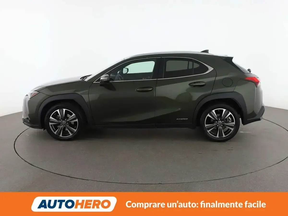 Usata Lexus UX 250h E-FOUR Executive Line 152 CV (111 kW) 2019 Verde SUV