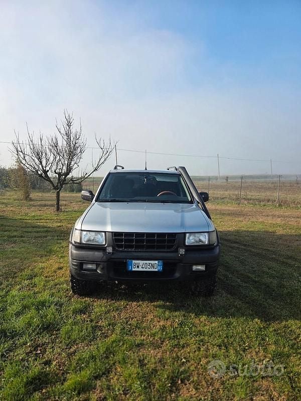 Grigio Usata 2001 Opel Frontera Limited SUV | 5000 € (Super prezzo) - Immagine 1/4