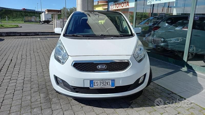 Usata Kia Venga Active 90 CV (66 kW) 2013 Bianco Utilitaria