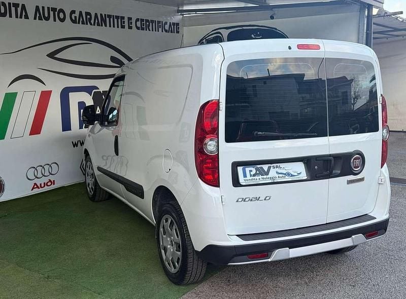 Occasion Fiat Doblò Trekking 120 ch (88 kW) 2022 Blanc Monospace