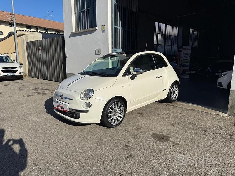 Bianco Usata 2012 Fiat 500 Lounge Tre volumi | 5500 € (Buon prezzo) - Immagine 1/4